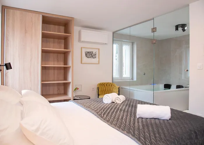 Lu Heritage & Palace