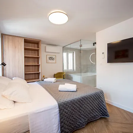 Lu Heritage & Palace Guest house Split