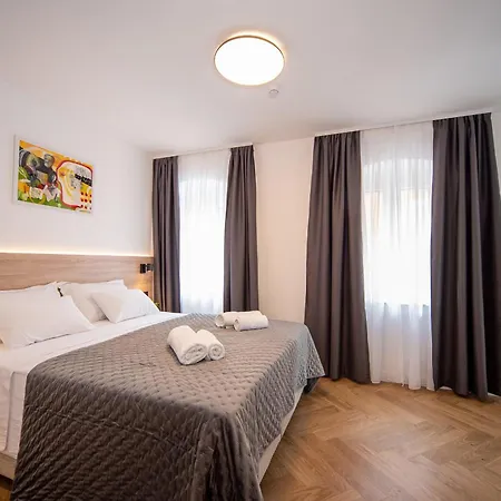 Lu Heritage & Palace Guest house