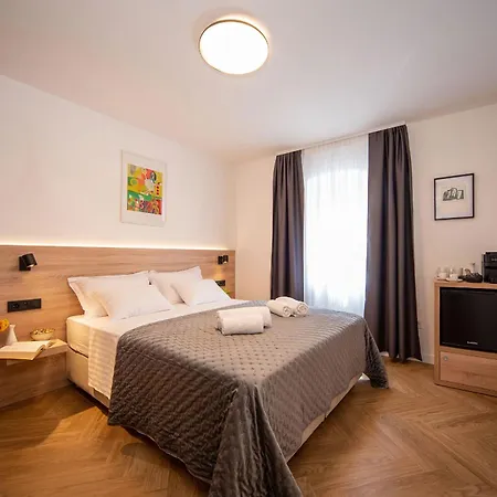 Lu Heritage & Palace Guest house Split