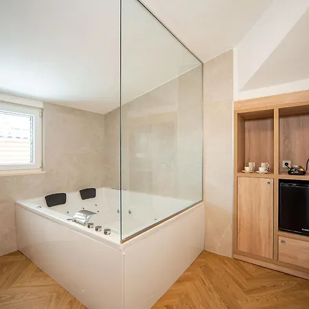 Lu Heritage & Palace Split