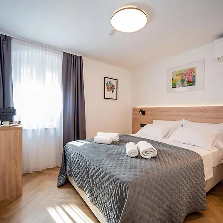 Lu Heritage & Palace Guest house