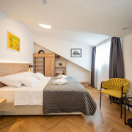 Lu Heritage & Palace Guest house